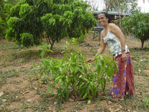 Ron-with-a-small-tree-and-large-Mango